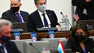 Amerika újjáépítené a NATO-t