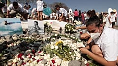 Homenaje a Kaherine Díaz, la surfista de la selección salvadoreña, matada por un rayo en el mar