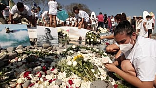 Homenaje a Kaherine Díaz, la surfista de la selección salvadoreña, matada por un rayo en el mar