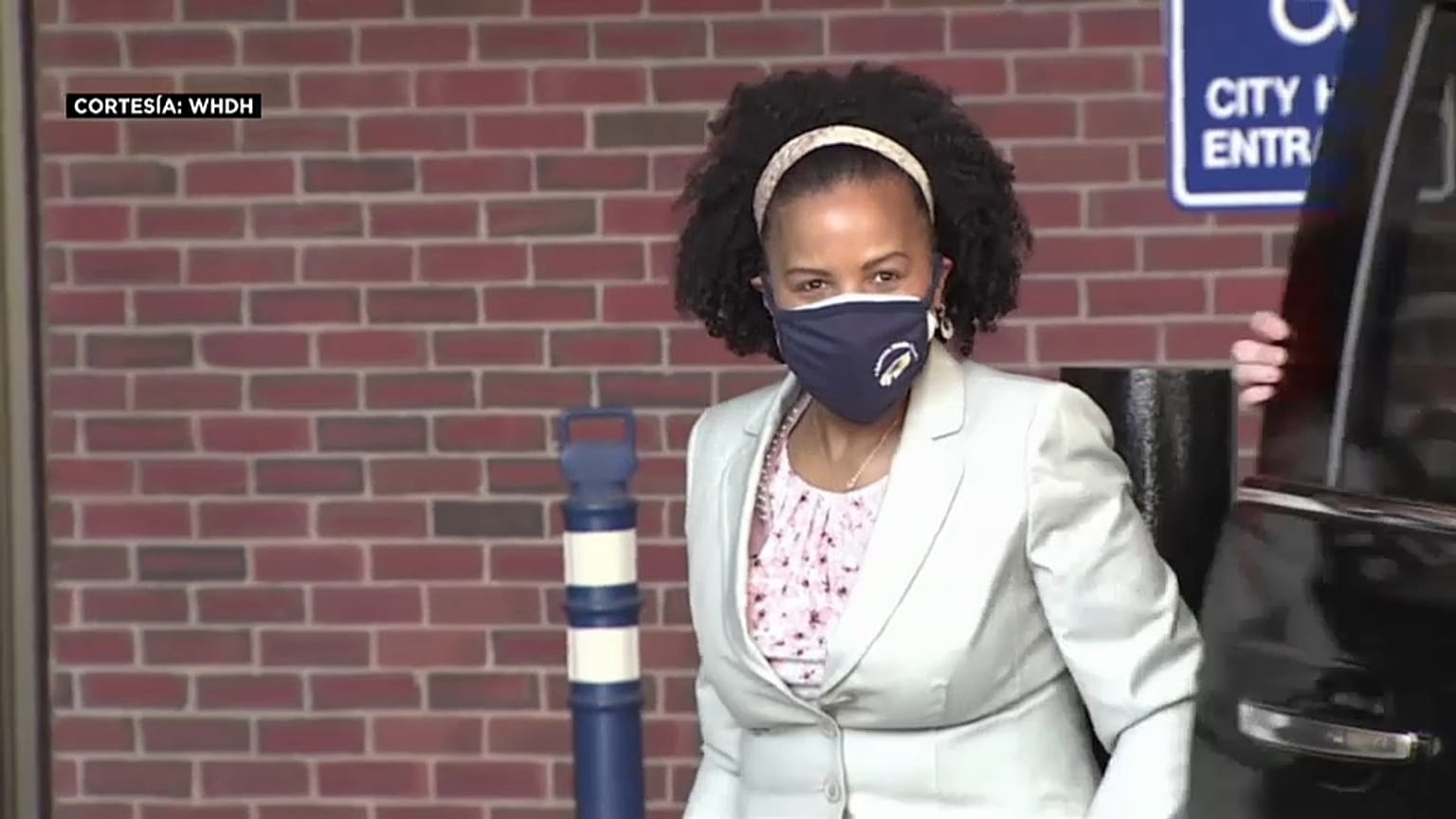 Kim Janey a su llegada al consistorio de Boston el lunes.