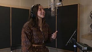 Manizha Sangin, cantante
