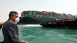 Photo du porte-conteneur Evergreen bloqué dans le Canal de Suez, 25 mars 2021