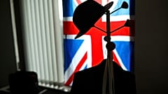 La bandiera dell'Union Jack nell'ufficio dell'ex europarlamentare Nigel Farage al Parlamento europeo a Bruxelles, martedì 28 gennaio 2020