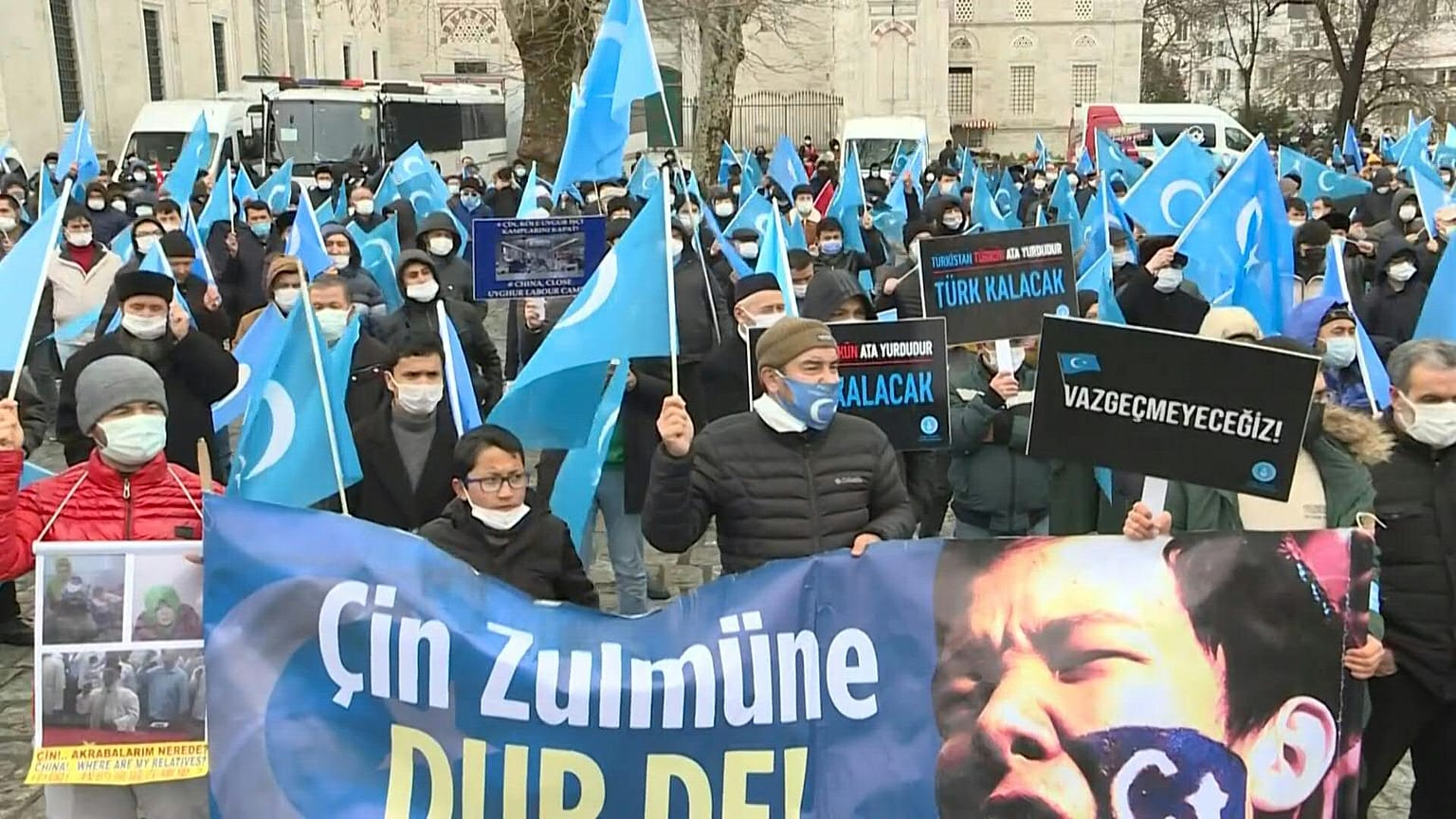 الأويغور يحتجون على زيارة وزير الخارجية الصيني لأنقرة - تركيا