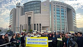 İnsan hakları savunucularının duruşması  