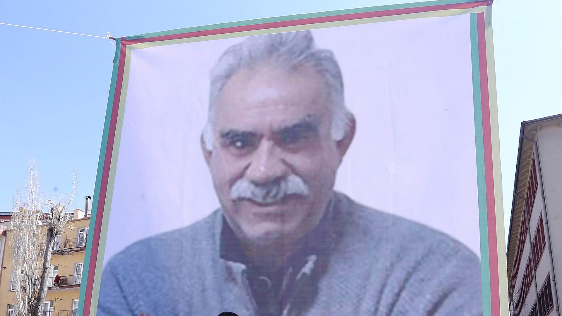 Öldüğü iddia edilen Abdullah Öcalan kardeşi ile görüştü | Euronews