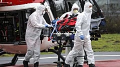 Intenzív ápolásra szoruló beteget szállítanak helikopterrel egy rostocki kórházba