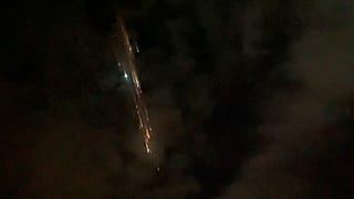 Überreste der SpaceX Falcon 9 treten in die Erdatmosphäre ein - über Vancouver, Wash