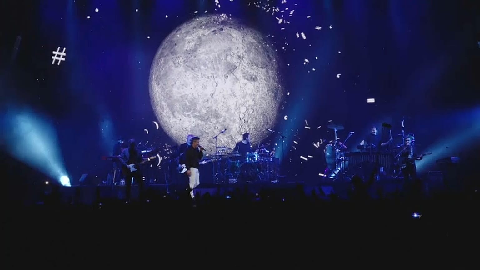 Five thousand-strong crowd enjoy rock concert after COVID screen