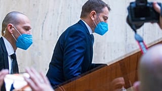 Αντάλλαξαν... θέσεις ο πρωθυπουργός με τον υπουργό Οικονομικών της Σλοβακίας