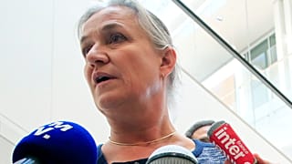 Doctor Irene Frachon, who discovered that the drug Mediator could have fatal side effects, speaks to reporters as she arrived at a Paris courthouse on Sept 23, 2019.