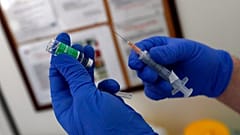 AstraZeneca aşısı, Covid-19 aşılarını fakir ülkelere ulaştırmayı amaçlayan COVAX olarak bilinen BM destekli bir projenin temelini oluşturuyor.