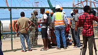 Des habitants de Palma au Mozambique fuient