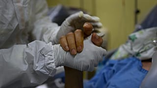 في إحدى وحدات العناية الفائقة في فنزويلا 