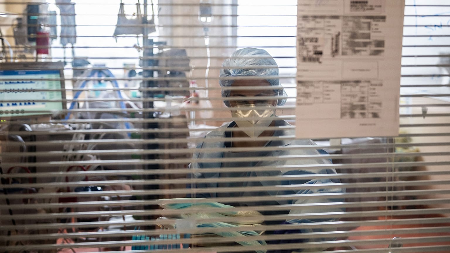 Unité de réanimation de l'hôpital du Port-Marly, en région Île-de-France, le 25 mars 2021