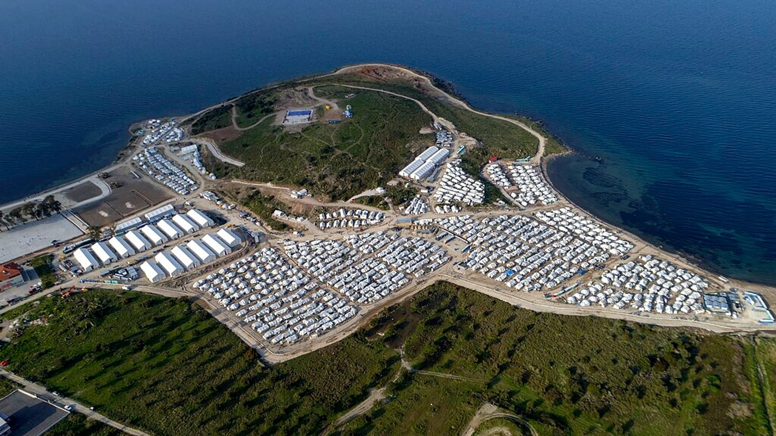 Das Flüchtlingslager Karatepe aus Lesbos, das EU-Kommissarin Ylva Johansson besucht hat