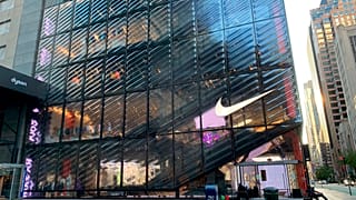 Nike açtığı davada ayakkabıların kendi izni olmadan üretildiğini ve projeyle hiç bir şekilde alakası olmadığını belirtti