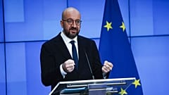 Le président du Conseil européen Charles Michel lors d'une conférence de presse conjointe et virtuelle avec le directeur de l'OMS. Bruxelles, le 30 mars 2021