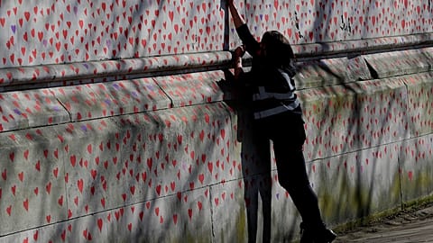 Londres : 150 000 coeurs pour les morts du Covid-19