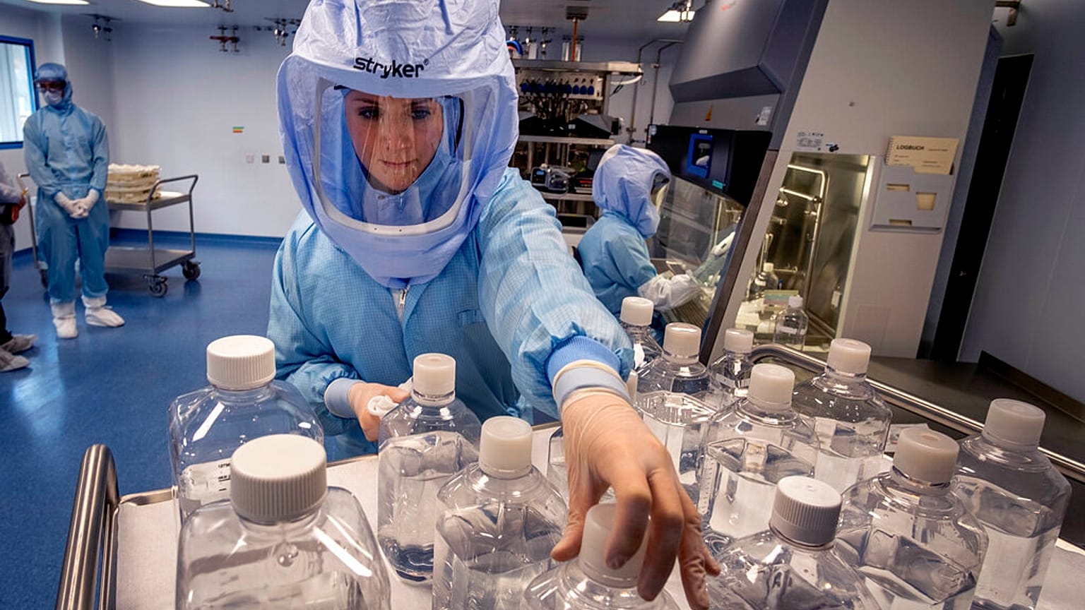 أبحاث لإنتاج لقاح في ماربورغ، ألمانيا، 2021.