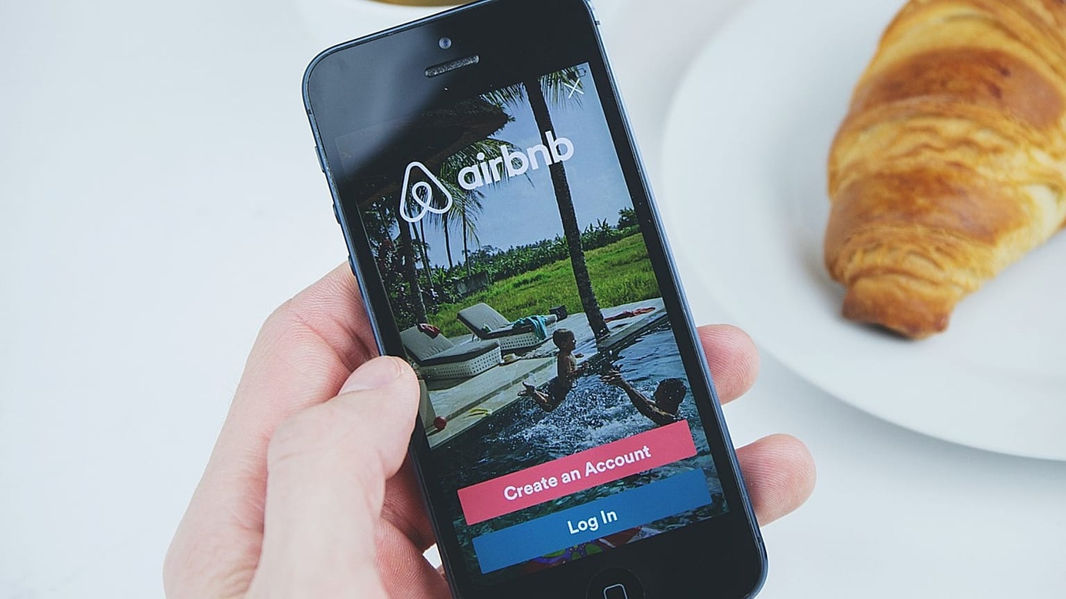 Covid schlägt Airbnb - Pandemie mischt Wohnungsmärkte auf