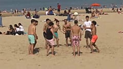 Rekordtemperaturen im März in Belgien ziehen Tausende an den Strand
