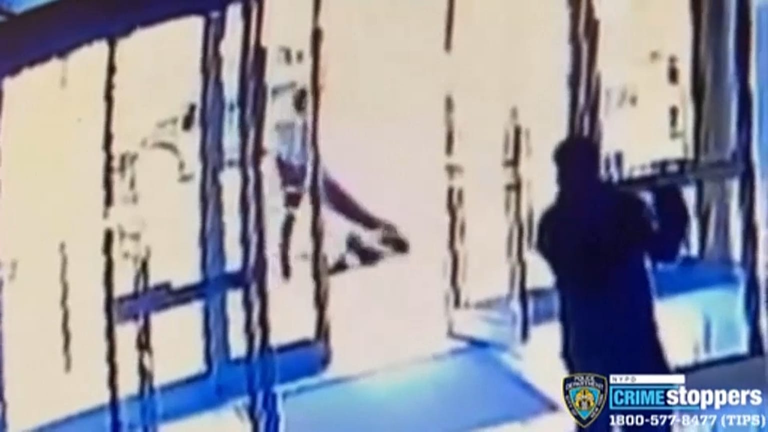 Imagen del vídeo de la agresión contra la mujer asiática