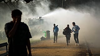 Boris Johnson: "Regno Unito un modello contro il razzismo". Gli attivisti: "menzogne"