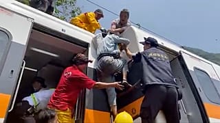 Detalle de las operaciones de rescate del tren siniestrado