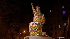 The statue before it was vandalised