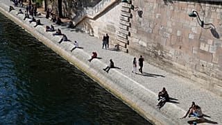 Covid-19 : célébrations du Vendredi Saint sous restrictions en Europe