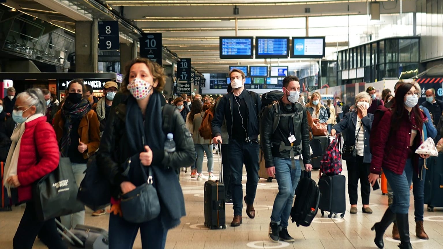 Estación de tren de París en el fin de semana de Pascua
