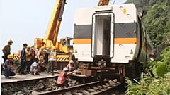 Taiwan: Schwerstes Zugunglück seit 70 Jahren - Handbremse vergessen