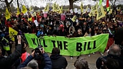 "Kill the Bill": Tausende demonstrieren gegen englisches Polizeigesetz