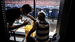 Le centre de vaccination sur Groupana Stadium (Olympique lyonnais) a ouvert ses portes samedi 3 avril 2021, France
