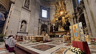 Pâques sous le signe de la pandémie : du Vatican à Jérusalem