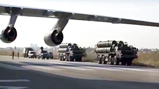 A kép illusztráció! S-400s légvédelmi rendszerek egy szíriai légibázison