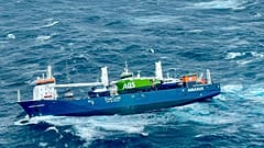 Das besatzungslose Frachtschiff treibt im Nordmeer umher, 05.04.2021