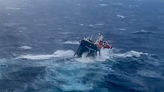 Schwere See: Norwegische Küstenwache rettet Besatzung in Not