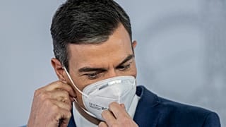 Pedro Sánchez en una rueda de prensa el 6 de abril de 2021