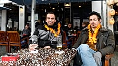 Zwei Kunden einer Gaststätte in Saarbrücken