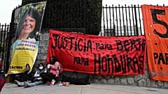 Megkezdődött a tárgyalás a meggyilkolt hondurasi környezetvédő ügyében
