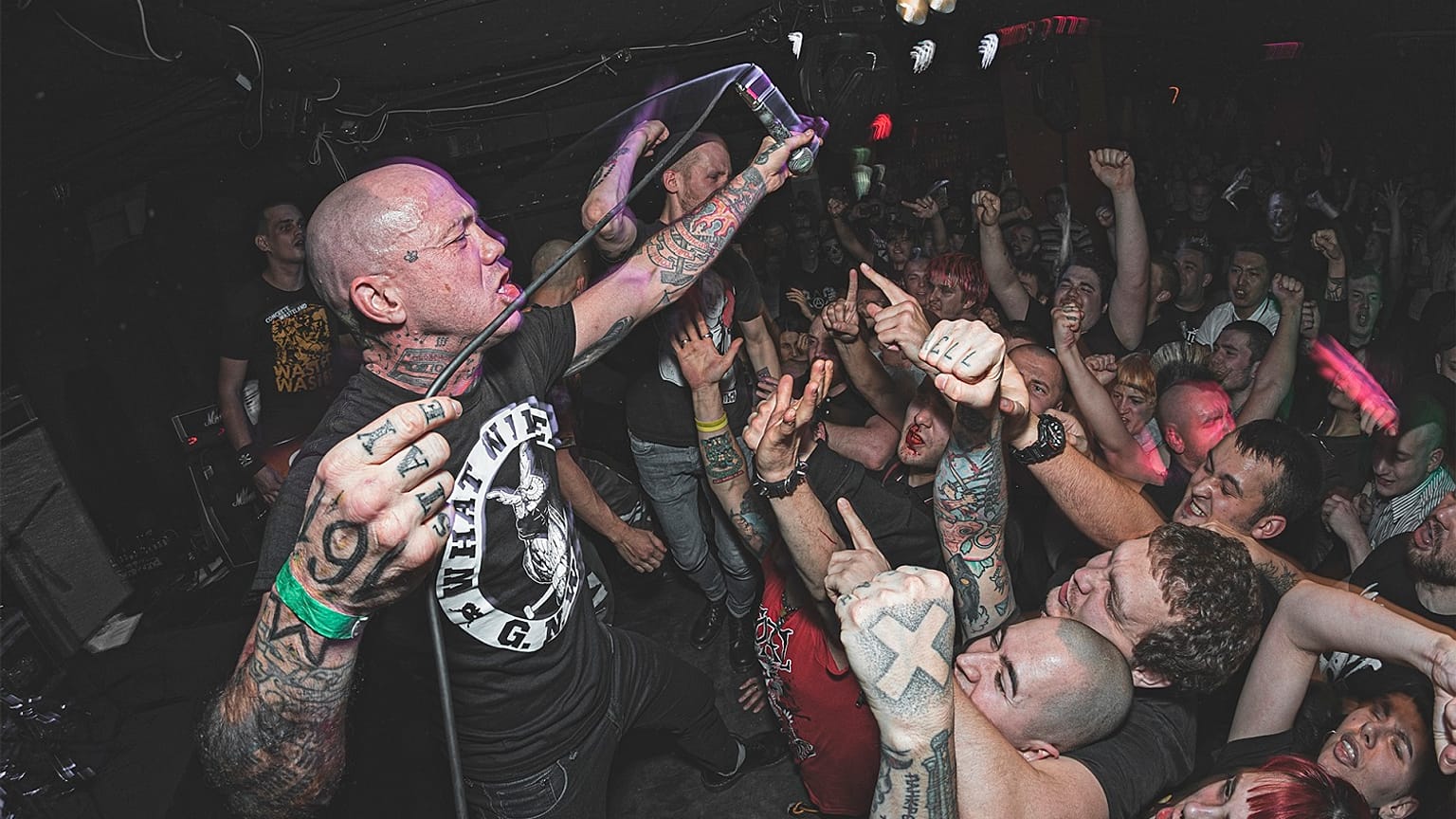 Igor Bancer durante un'esibizione del gruppo punk Mister X
