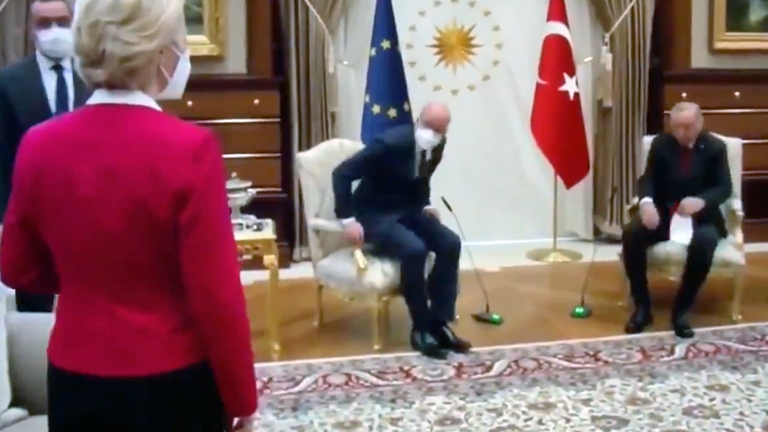 AB Komisyonu Başkanı Ursula von der Leyen ile AB Konseyi Başkanı Charles Michel, Ankara'da Cumhurbaşkanı Recep Tayyip Erdoğan ile görüştü