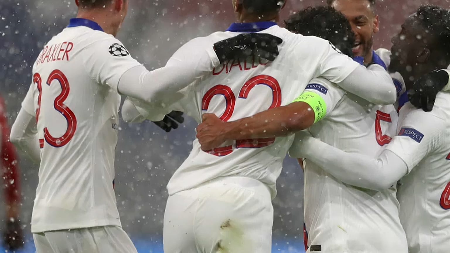 Partidazo bajo la nieve en Múnich