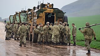 Suriye sınırına yakın bölgede bulunan Türk askerleri (arşiv)