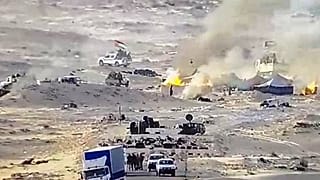 احتراق الخيم التي تستخدمها جبهة البوليساريو بالقرب من الحدود الموريتانية في منطقة الكركرات الواقعة في الصحراء الغربية على طول الطريق المؤدي إلى موريتانيا.