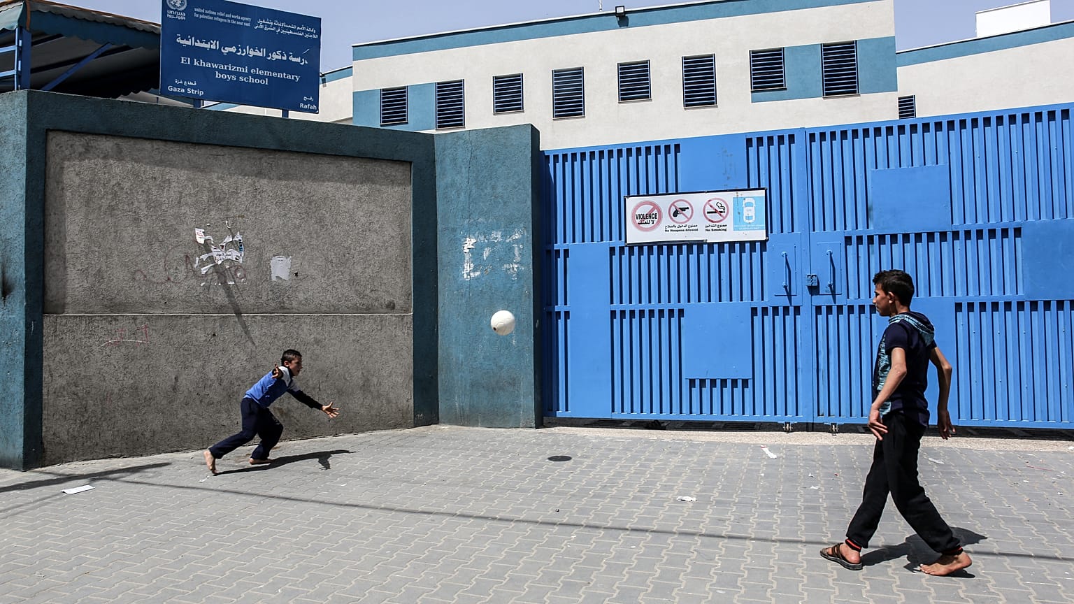 مدرسة تديرها وكالة الأمم المتحدة لإغاثة وتشغيل اللاجئين الفلسطينيين (الأونروا) في مدينة رفح جنوب قطاع غزة في 6 أبريل- نيسان 2021