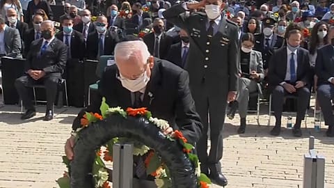 Israelis stand silent as siren marks Holocaust Day 