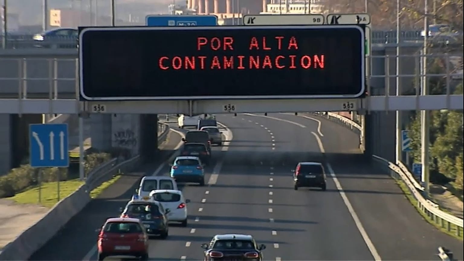 La ley dice adiós a los coches de gasolina y diesel en 2040
